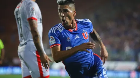 El historial de clásicos de Leandro Fernández que ahora se alista para jugar el primero en Chile
