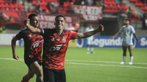 La historia del futbolista que no pudo jugar en Universidad de Chile por la pandemia y ahora la rompe en la Segunda División
