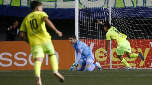 Matías Dituro se mandó flor de condoro en la Universidad Católica.