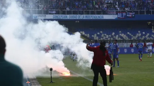 Serios incidentes obligaron a la suspensión del Clásico Universitario.
