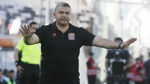 Damián Muñoz no dirigirá más a Curicó Unido y la directiva maneja tres alternativas
