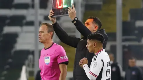 Jordhy Thompson vuelve a sumar minutos en Colo Colo (Foto: Photosport)
