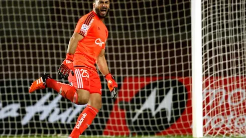 Johnny Herrera también envía su saludo en el aniversario de la U.
