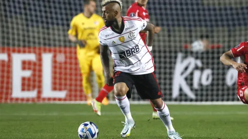 El King Arturo Vidal mostró toda su generosidad con el plantel de Ñublense.
