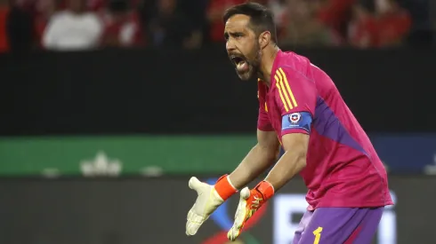 Claudio Bravo no estará en estos partidos de la Selección y eso le puede salir caro al meta de La Roaj de cara al futuro
