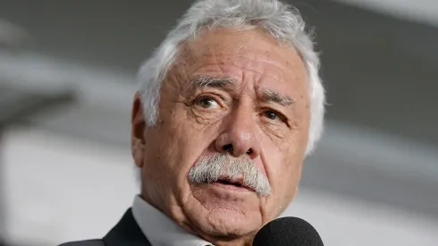 Carlos Caszely fue homenajeado por ser goleador de Colo Colo y vuelve a reclamar por el robo de la Libertadores del 73
