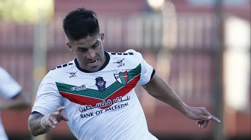 Jonathan Benítez espera su nacionalización para ser una alternativa en un equipo grande.
