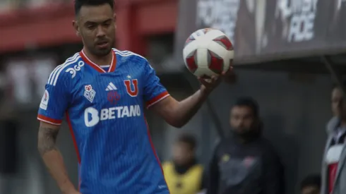 Futbol, Nublense vs Universidad de Chile<br />
Fecha 15, campeonato Nacional 2023<br />
El jugador de Universidad de Chile Nery Domnguez es fotografiado contra  Nublense durante el partido por primera division jugado en el estadio Nelson Oyarzun, Chillan, Chile.<br />
20/05/2023<br />
Jose Robles/Photosport
Football, Nublense vs Universidad de Chile<br />
15th turn, 2023 National Championship<br />
Universidad de ChileÕs photographed Nery Domnguez ball against  of Nublense during the first division match played at the Nelson Oyarzun stadium, Chillan, Chile<br />
20/05/2023<br />
Jose Robles/Photosport
