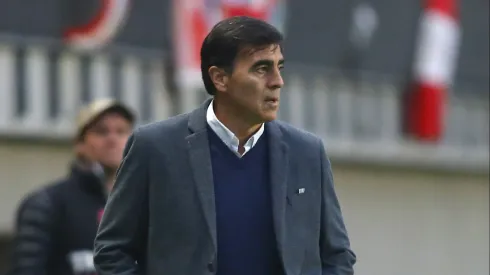 Ex DT de Colo Colo abordó una posible salida de Gustavo Quinteros del Cacique.