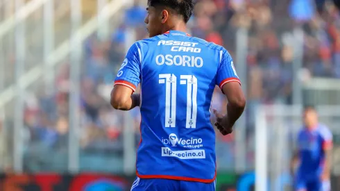 12 DE MARZO DE 2022/SANTIAGO<br />
Dario Osorio (c), durante el partido vlido por la octava fecha del Campeonato Nacional Betsson 2023, entre Colo Colo y Universidad de Chile, disputado en el Estadio Monumental.<br />
FOTO: SEBASTIAN ORIA/AGENCIAUNO
