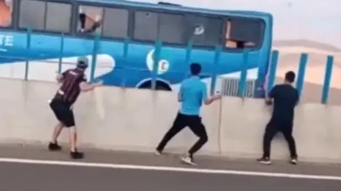 Hinchas de Iquique lanzaron piedras a bus que transportaba a fanáticos de San Marcos de Arica.