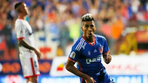 Leandro Fernández se sube al avión rumbo a Talcahuano.
