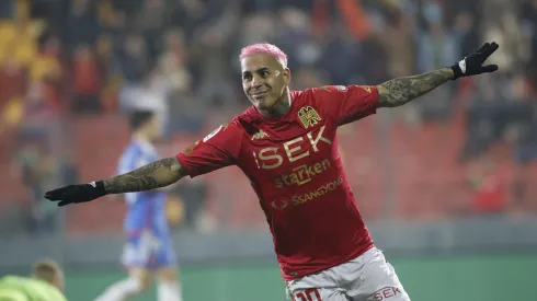 Unión Española sorprende y golea a Universidad de Chile
