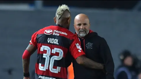 Vidal alzó la voz tras la agresión del PF de Sampaoli a uno de sus ex compañeros.
