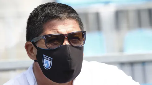 Ex albo se ofreció a dirigir a Colo Colo.
