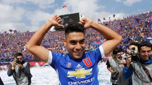Hinchas de la U se confunden con el saludo de cumpleaños a Felipe Mora