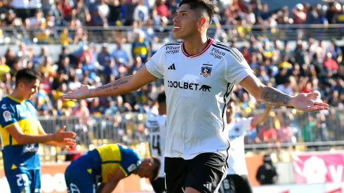 Carlos Palacios recibe los elogios de Pelé Álvarez (Foto: Photosport)
