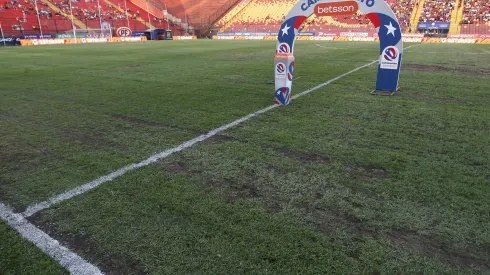 Gustavo Quinteros reitera críticas al estado del campo de juego en Santa Laura
