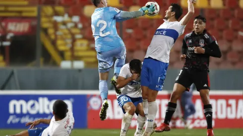 Universidad Católica y Colo Colo empataron en Santa Laura (Foto: Photosport)
