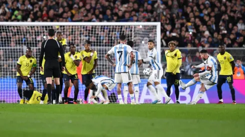 Lionel Messi marca un golazo en el triunfo de Argentina por 1-0 ante Ecuador (Foto: Getty)
