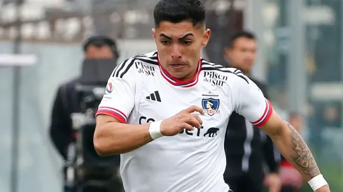 Jordhy Thompson entrena en el equipo titular de Colo Colo (Foto: Photosport)
