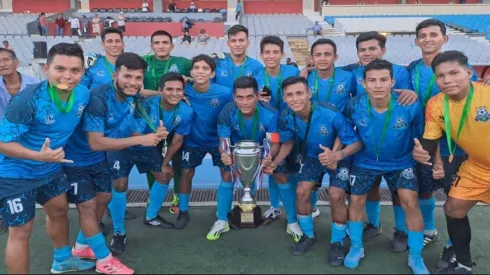 Equipo peruano viaja en especial medio de transporte