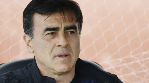 Gustavo Quinteros siente que pudieron ser más la cantidad de minutos agregados en el encuentro de Colo Colo ante la Universidad Católica (Foto: Photosport)
