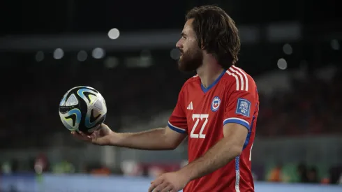 Eddio Inostroza siente que Ben Brereton no debe hacer un recorrido tan grande (Foto: Photosport)