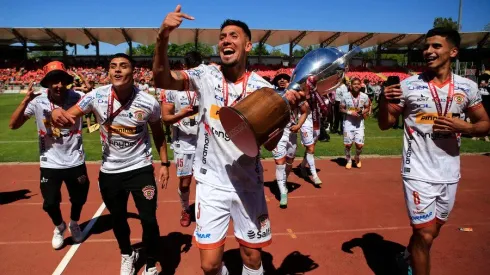 El histórico loíno en éxtasis con el ascenso de Cobreloa a Primera División 
