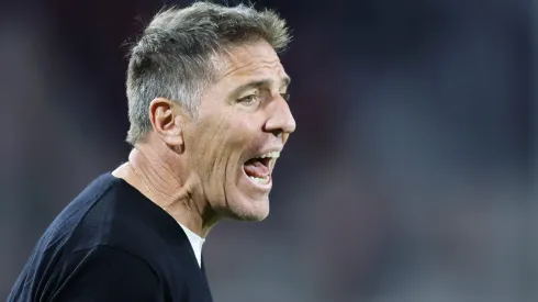 Eduardo Berizzo es cuestionado hasta en Argentina.
