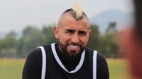 El gran gesto que realizó Arturo Vidal en San Clemente
