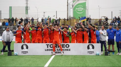 La U se corona campeón de la Copa Leonel Sánchez Lineros