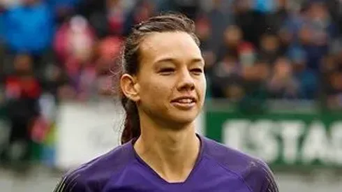 Tiane Endler se enojó con hinchas que frustraron su homenaje.
