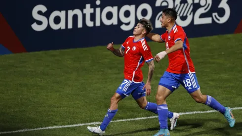 Maxi Guerrero -izq- fue la gran figura de La Roja Sub 23 en los Panamericanos 
