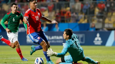 El joven delantero de Colo Colo es el '9' titular de La Roja Sub 23 en los Juegos Panamericanos. (Foto: Santiago 2023 / Photosport)
