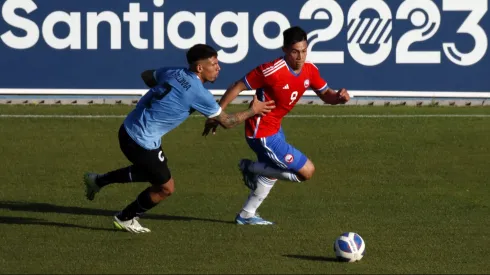 Alan Saldivia recibió el cariño de la gente en Uruguay por su presente en Colo Colo 
