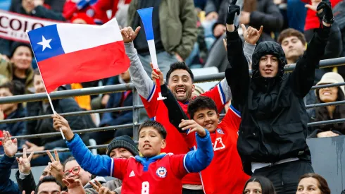 Las vuvuzelas se hicieron sentir en el partido de Chile vs República Dominicana. (Foto: Pablo Tomasello/Santiago 2023 vía Photosport)
