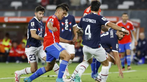 Destrozan a Damián Pizarro por su primer tiempo en La Roja
