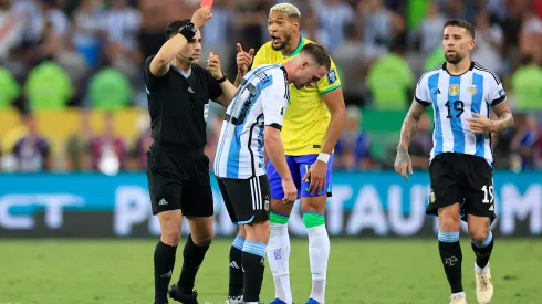 El árbitro chileno recibió elogios por su cometido en el estadio Maracaná