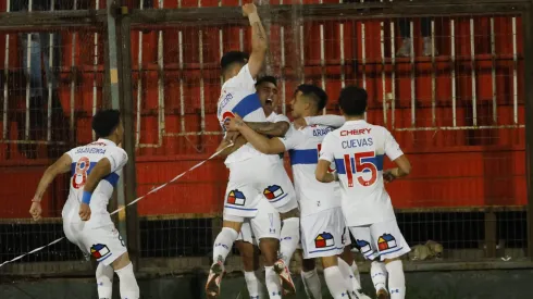 Universidad Católica exigen que apueste todo por revelación del fútbol chileno
