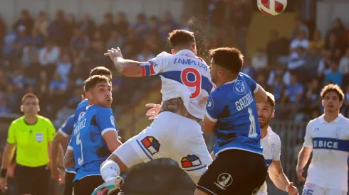 Huachipato empata con Universidad Católica y deja el torneo al rojo vivo.
