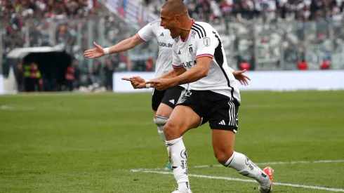 Leandro Benegas celebró sus 35 años con sus amigos de Colo Colo. (Foto: Photosport)