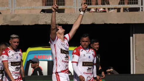 Manu López -al centro- se la juega a fondo y cree que Copiapó se salvará de caer al descenso
