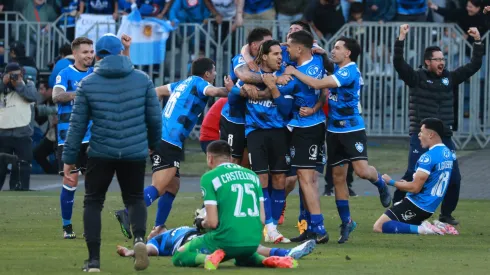 Una figura de Huachipato campeón se despide por TV tras ganar el título
