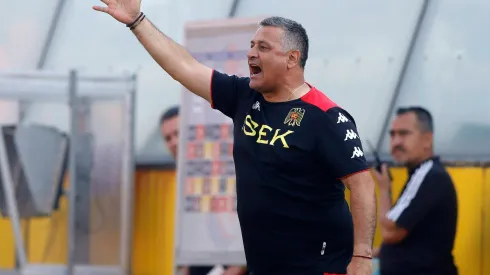 Unión Española dio por terminado el ciclo de Ronald Fuentes. Ya busca entrenador
