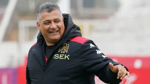 Ronald Fuentes dejó el banco de Unión Española y es la carta de Héctor Pinto para la U.
