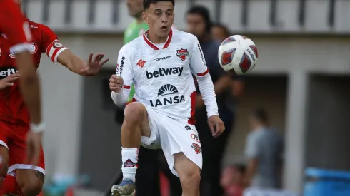 Pablo Aránguiz y cuatro jugadores más fueron despedidos por Ñublense  en las redes sociales del club.
