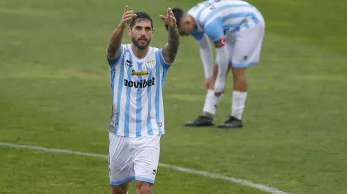 Joaquín Larrivey podría cambiar de aires en el fútbol chileno
