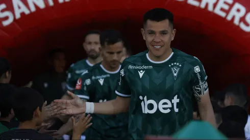 Carlos Muñoz aún no resuelve su continuidad en Wanderers
