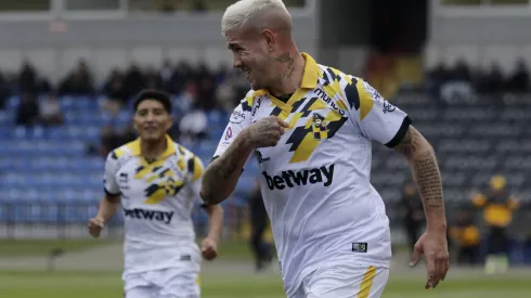 Juan González critica el actuar de Rodrigo Holgado.
